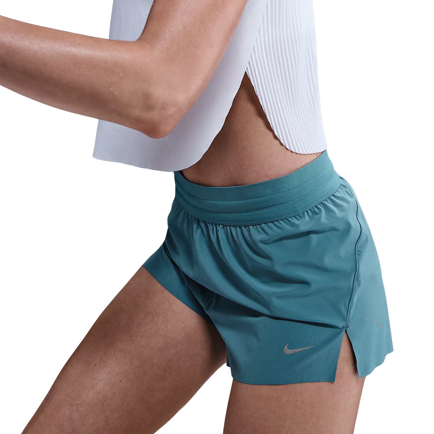 NIKE WOMEN'S SWIFT DRI-FIT MID-RISE 2.5" BRIEF-LINED RUNNING SHORTS