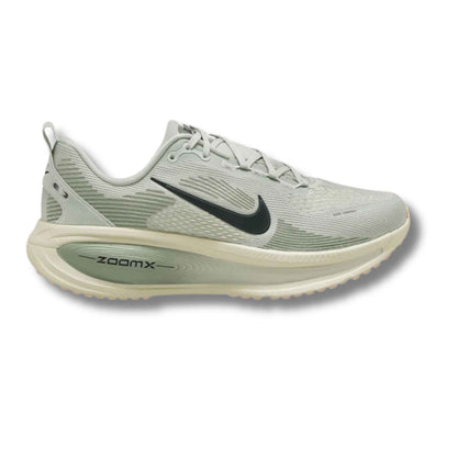 NIKE MEN'S VOMERO 18