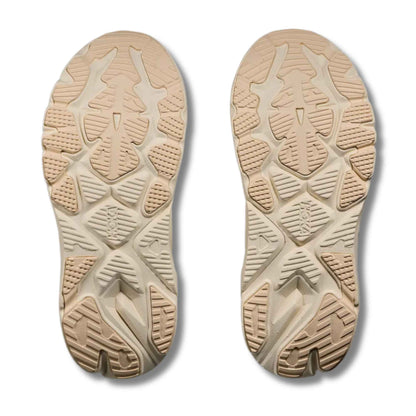 HOKA WOMEN'S ARAHI 8
