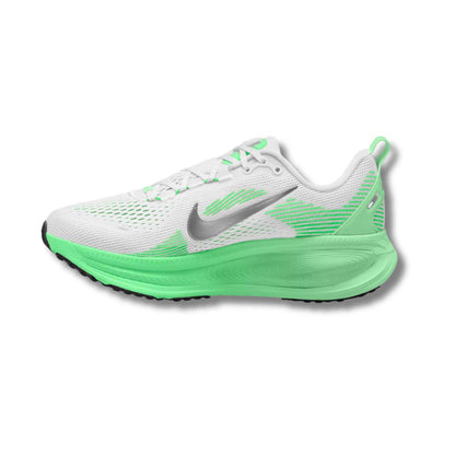 NIKE WOMEN'S VOMERO 18