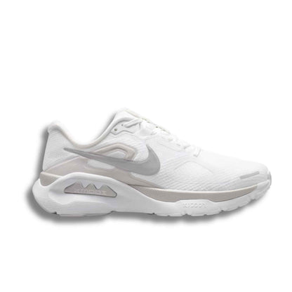 NIKE WOMEN'S STRUCTURE PLUS