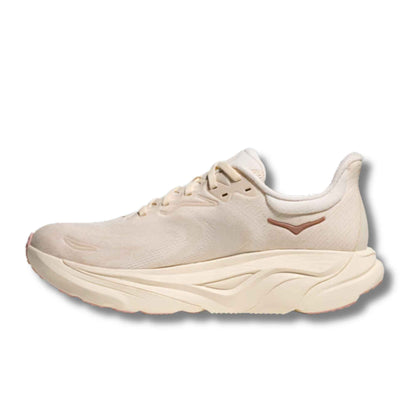 HOKA WOMEN'S ARAHI 8
