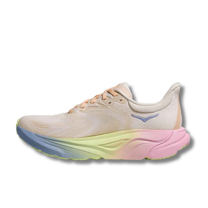 HOKA WOMEN'S ARAHI 8