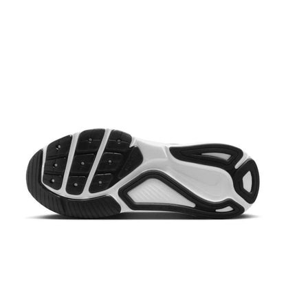 NIKE MEN'S STRUCTURE 26