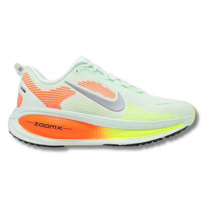 NIKE WOMEN'S VOMERO 18