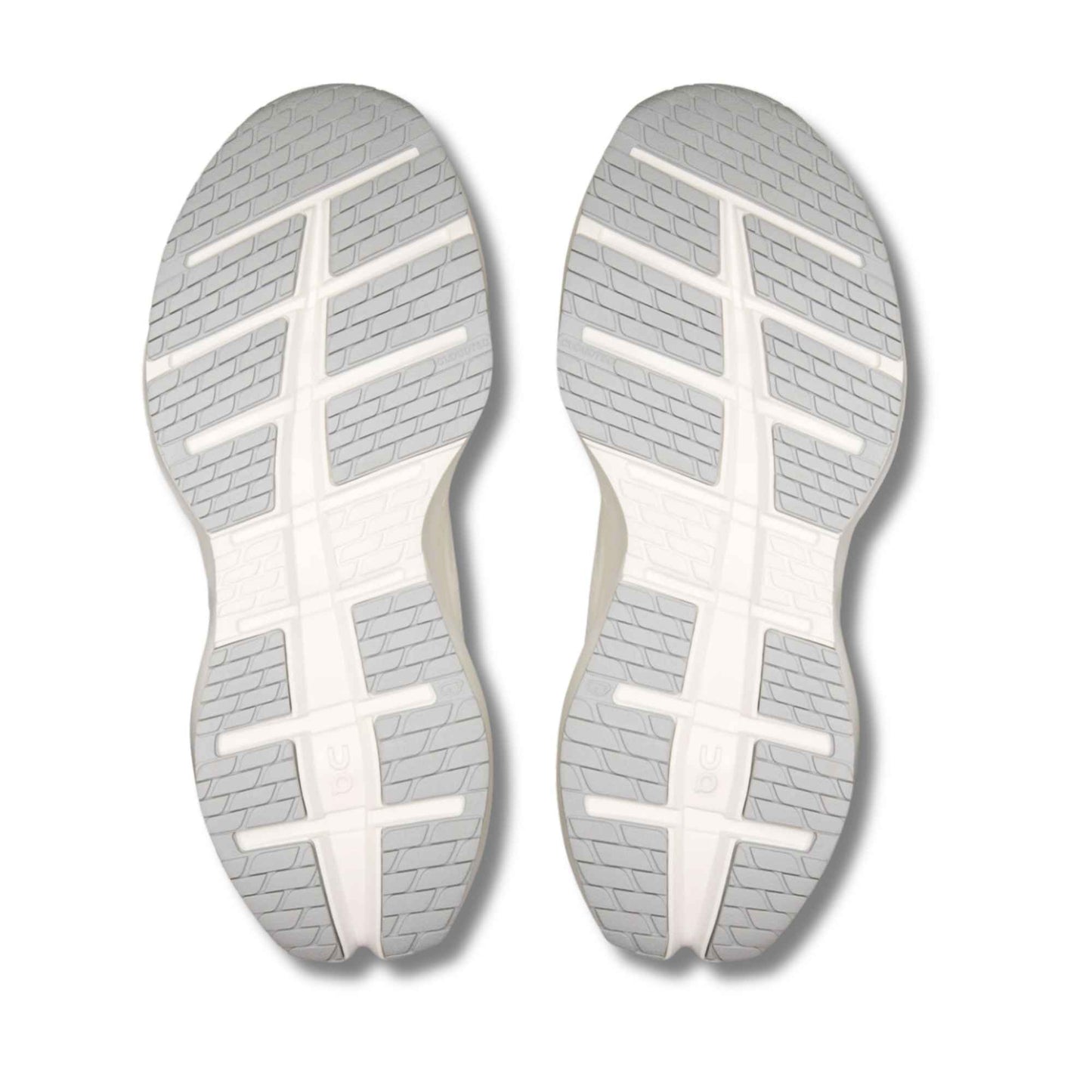 ON RUNNING WOMEN'S CLOUDRUNNER 3 MAX