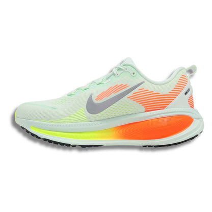 NIKE WOMEN'S VOMERO 18